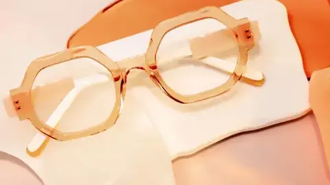 lunettes de créateur à Centre ville de Rennes - image 3