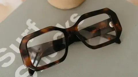 lunettes de créateur à Place Saint-Anne - image 2