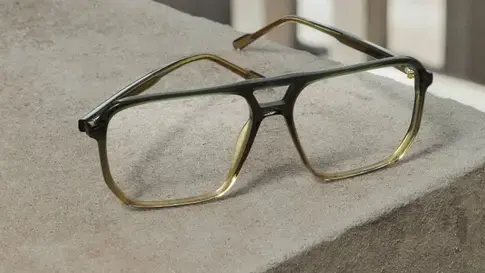 lunettes de créateur à Place Saint-Anne - image 3