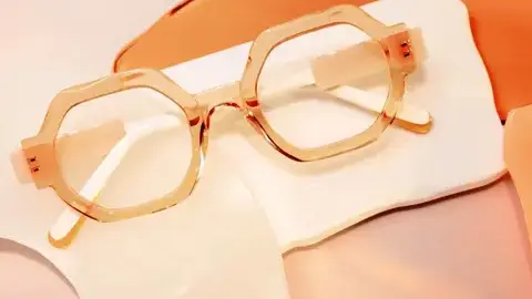 lunettes marque anne et valentin à Place Saint-Anne - image 2