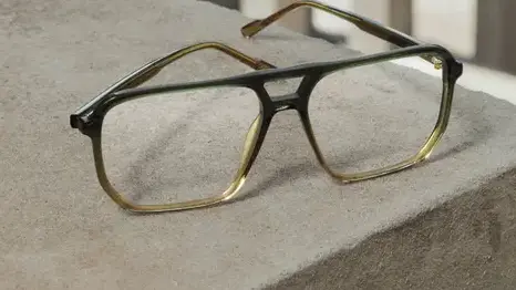 magasin de lunettes Place des Lices-1